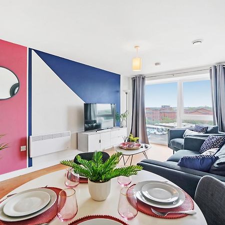 Stunning 2 Bedroom Apartment Лийдс Екстериор снимка