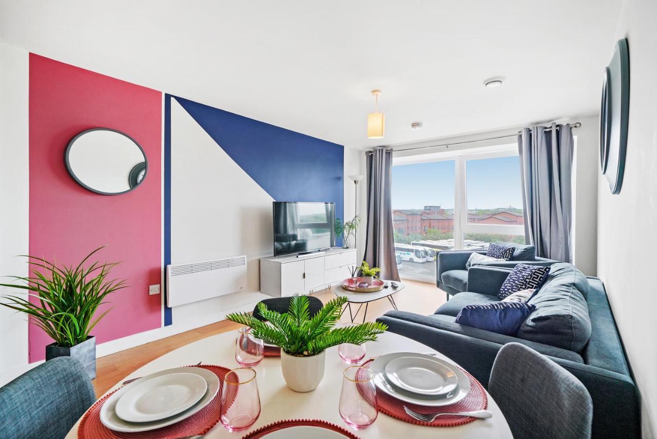 Stunning 2 Bedroom Apartment Лийдс Екстериор снимка
